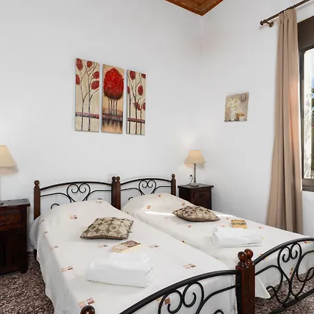Maro Large Private Pool Ac Wifi