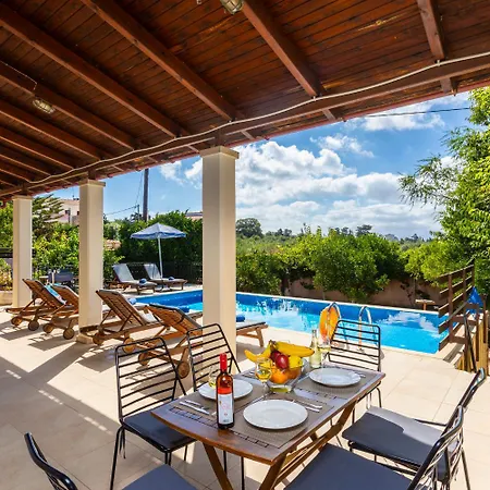 Maro Large Private Pool Ac Wifi Kefalas